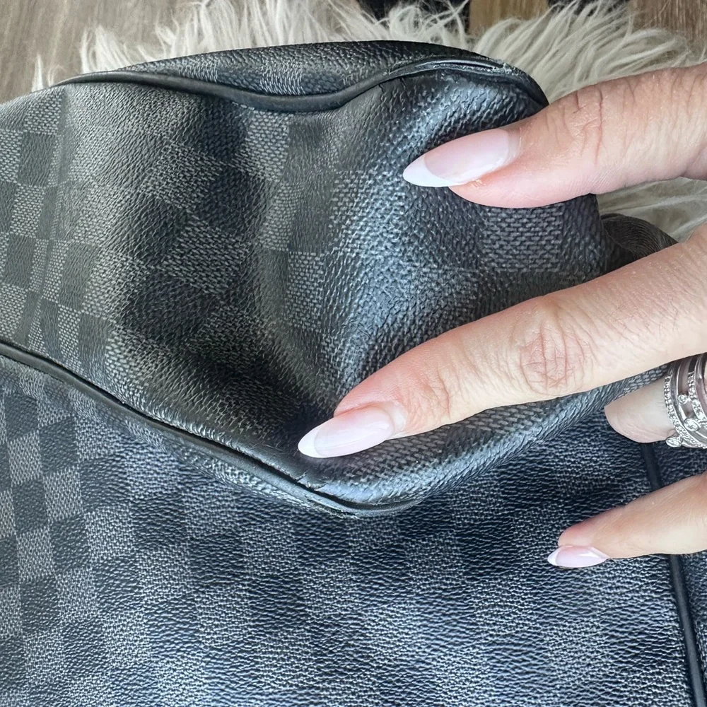 Louis Vuitton Graphite Damier Messenger Bag in Black - Picture 7 of 11